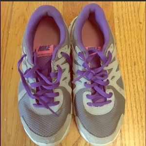Girls Nike sneakers size 4